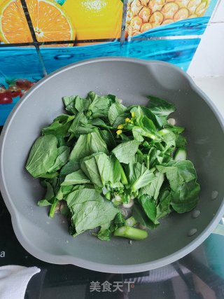 油渣炒菜心的做法步骤：7
