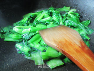 香肠炒菜芯的做法步骤：7