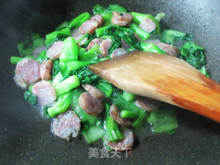 香肠炒菜芯的做法步骤：11