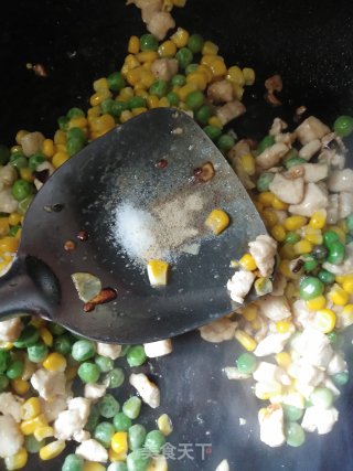 玉米青豆炒鸡丁的做法步骤：7