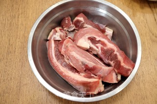 红烧牛肉面的做法步骤：1