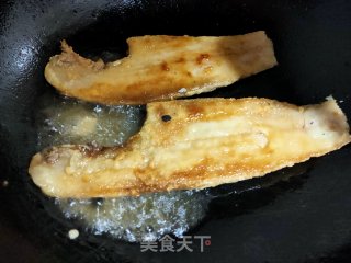 红烧鱼????的做法步骤：2