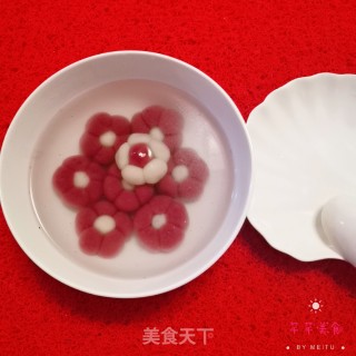 元宵节到了，送你一朵小红花汤圆的做法步骤：15