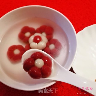 元宵节到了，送你一朵小红花汤圆的做法步骤：16