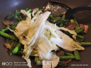 芦笋肉片炒面的做法步骤：6