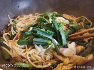 芦笋肉片炒面的做法步骤：10