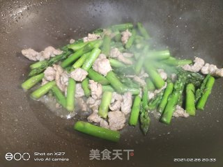 肉片炒芦笋的做法步骤：4