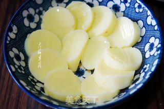 玉子豆腐蒸凤尾虾的做法步骤：2