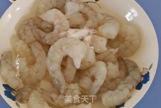 软炸虾仁的做法步骤：3