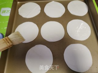 烤饺子皮的做法步骤：2