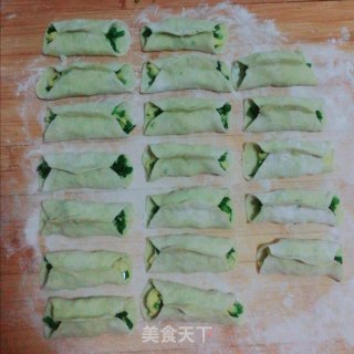韭菜鸡蛋锅贴的做法步骤：9
