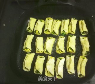 韭菜鸡蛋锅贴的做法步骤：10