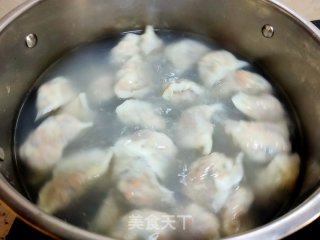 猪肉杏鲍菇胡萝卜水饺的做法步骤：17