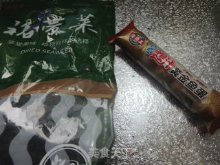黄金鱼蛋裙带菜汤的做法步骤：1