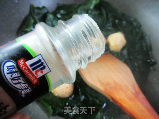 黄金鱼蛋裙带菜汤的做法步骤：5