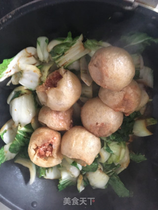 油面筋塞肉烧青菜的做法步骤：4