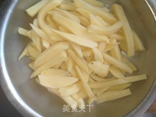 薯条的做法步骤：2