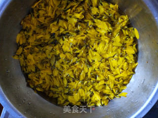 连翘花煎蛋的做法步骤：4
