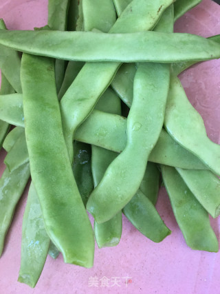 刀豆炒肉丝的做法步骤：1