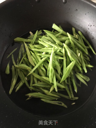 刀豆炒肉丝的做法步骤：4