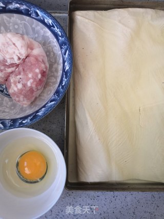 脆炸腐皮肉卷的做法步骤：1
