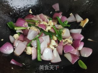黑木耳洋葱炒蛋的做法步骤：8