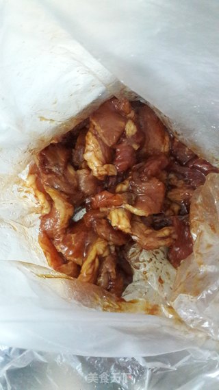甜豆炒肉的做法步骤：2