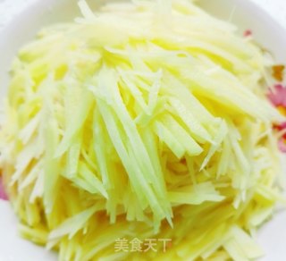 酸辣土豆丝的做法步骤：2