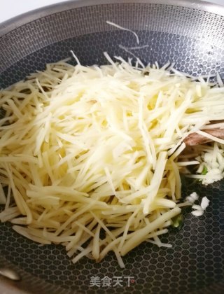 酸辣土豆丝的做法步骤：7