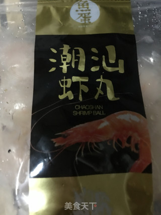 虾丸黄心白鸡汤的做法步骤：2