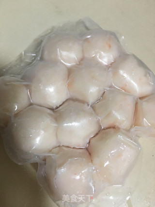 虾丸黄心白鸡汤的做法步骤：3