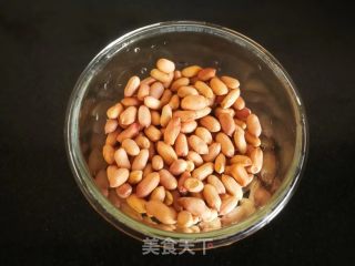 炒花生米的做法步骤：1