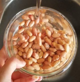 炒花生米的做法步骤：2
