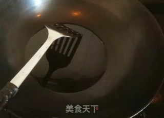 炒花生米的做法步骤：3
