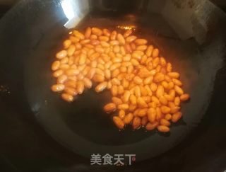 炒花生米的做法步骤：4