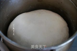 韭菜鸡蛋馅水饺的做法步骤：1
