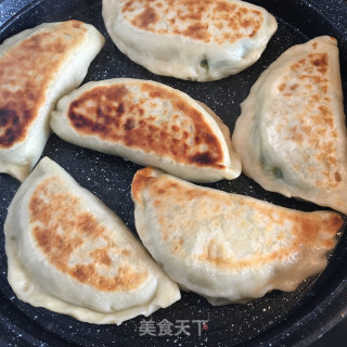 喷香韭菜盒子的做法步骤：17