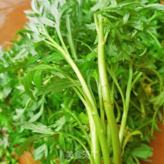 黎蒿炒腊肉的做法步骤：2