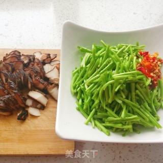 黎蒿炒腊肉的做法步骤：5