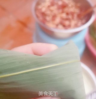 咸蛋黄肉粽的做法步骤：6
