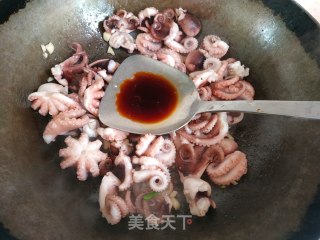 韭菜炒八爪鱼的做法步骤：10