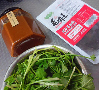 芝麻酱拌毛肚儿的做法步骤：1