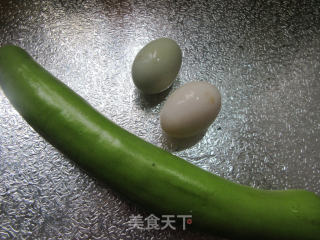 鸭蛋炒夜开花的做法步骤：1