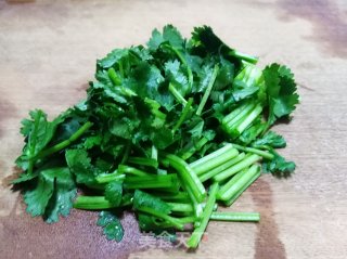 香菜拌豆腐丝的做法步骤：1