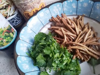 香菜拌豆腐丝的做法步骤：3