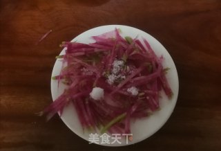 糖醋红心萝卜丝的做法步骤：5