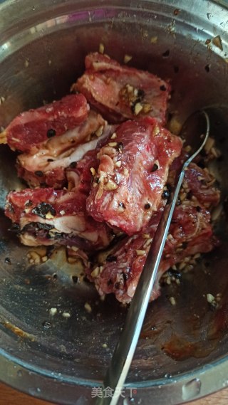 豆豉排骨蒸贝贝南瓜的做法步骤：2