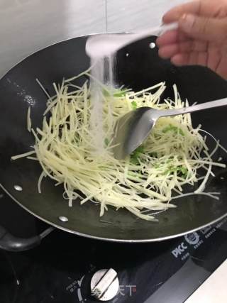 清炒土豆丝的做法步骤：3