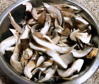 平菇豆腐时蔬汤的做法步骤：3