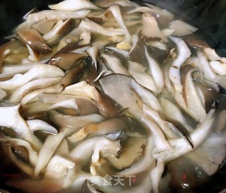 平菇豆腐时蔬汤的做法步骤：4